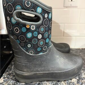 Bogs Kids Boots - Black and Teal Floral